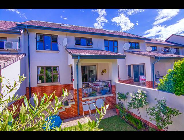 3 BEDROOM DUPLEX FOR SALE IN FOURWAYS